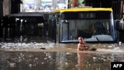 В Китае эвакуируют население из-за тропических ливней